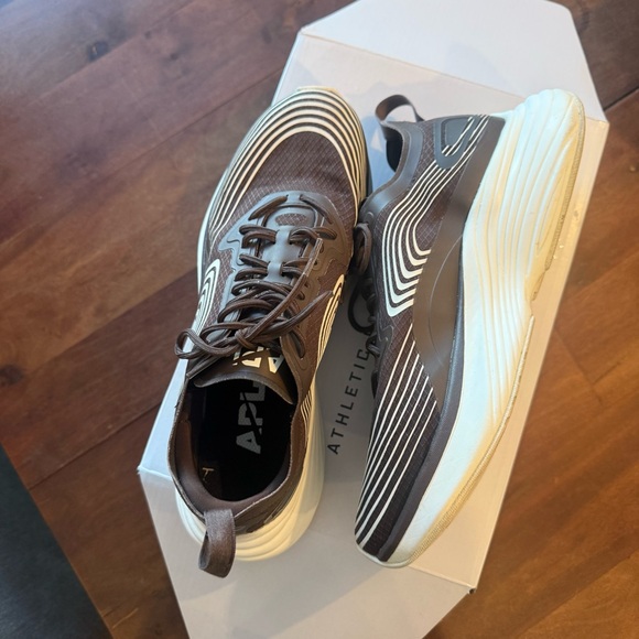 APL Streamline - Chocolate / Ivory - Picture 11 of 12